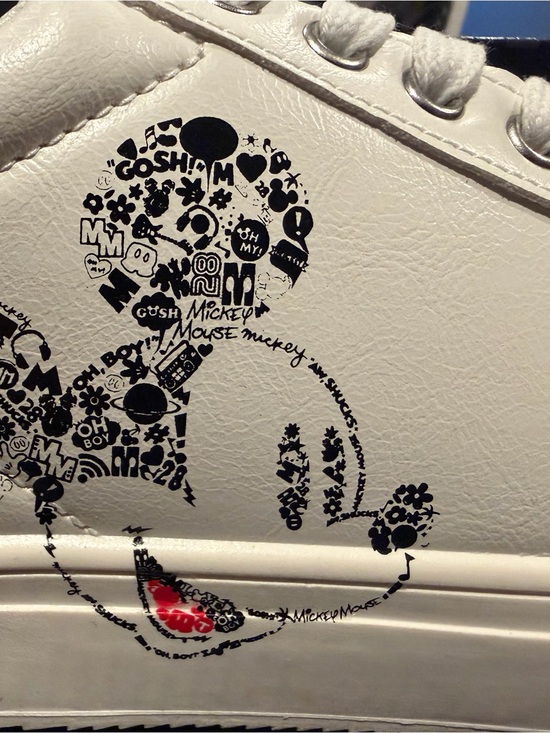 Disney Shoes - Mickey Mouse Shoes - sz 9